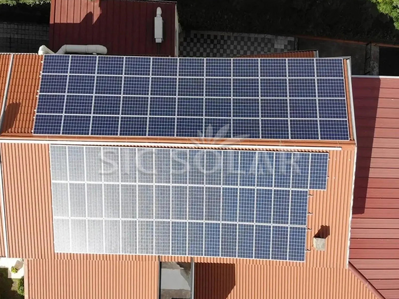 Pemasangan Solar 100KW Pada Bumbung Logam Di U.K.