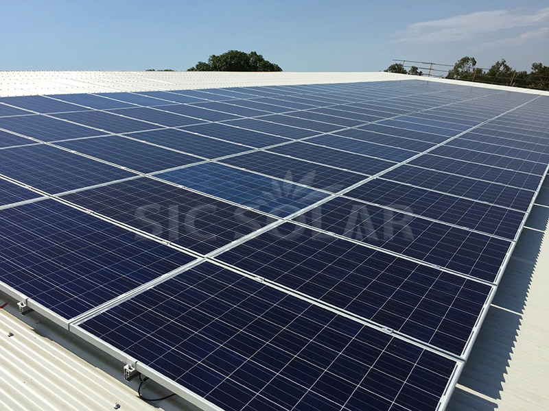 Sistem Pemasangan Bumbung Logam Solar Tilt 50KW di Estonia