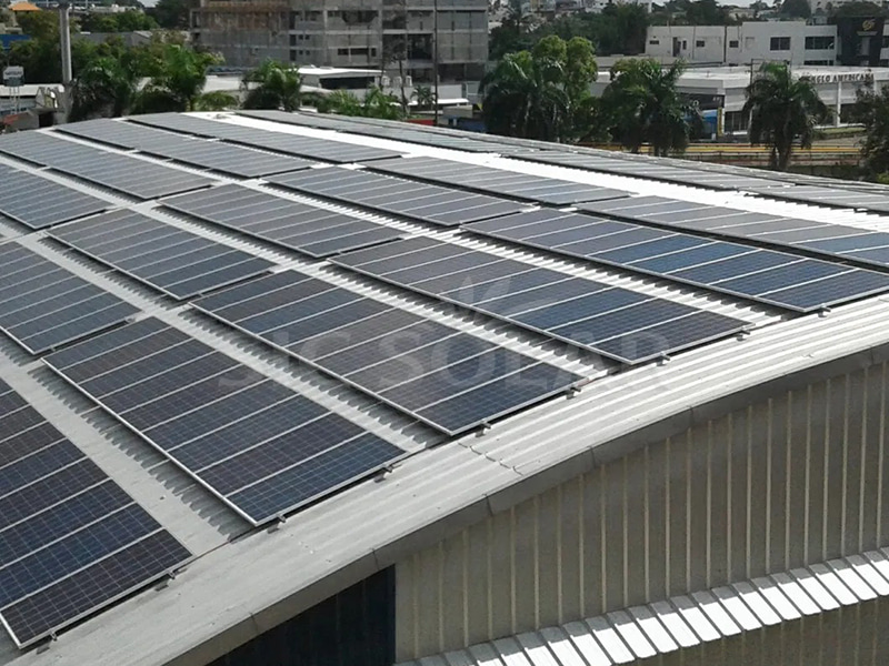 Sistem PV Pemasangan Panel Suria Bumbung Logam 150KW Di Thailand